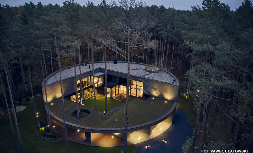 Systemy Aluprof wykorzystane w Circle Wood House